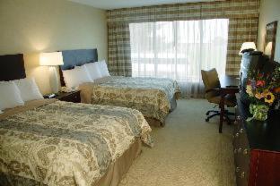 Resort Wyndham Lancaster And Convention Center 3*