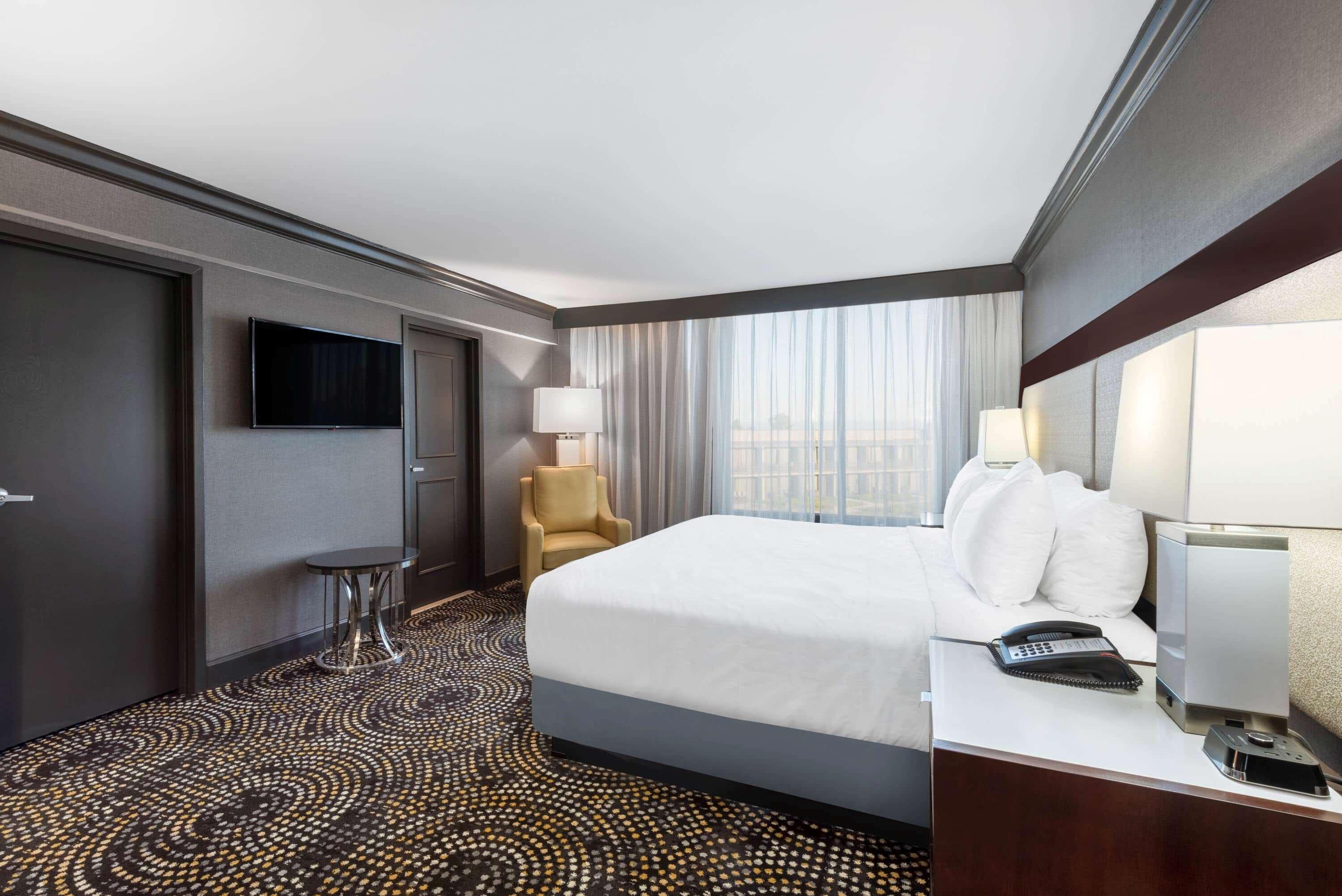 Resort Wyndham Lancaster And Convention Center 3*