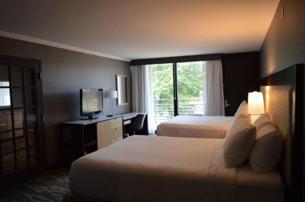 Resort Wyndham Lancaster And Convention Center 3*